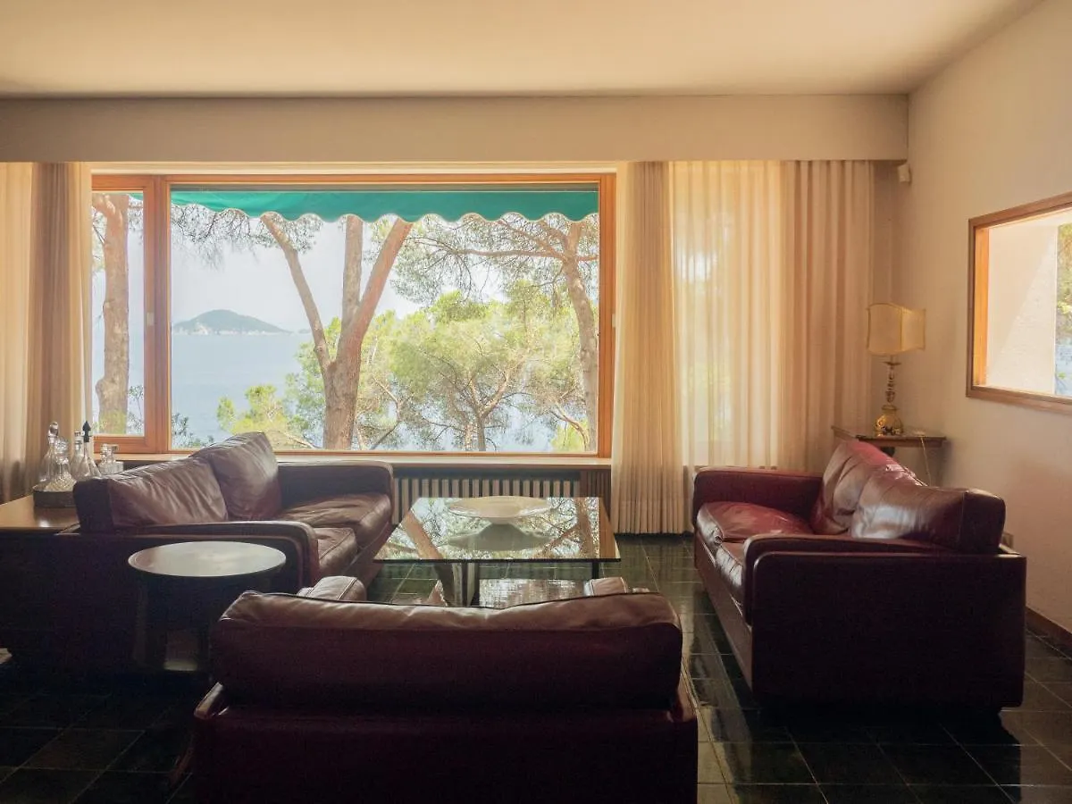 Villa Lo Schioppo Vista Mare 마르시아나마리나 0*,  이탈리아