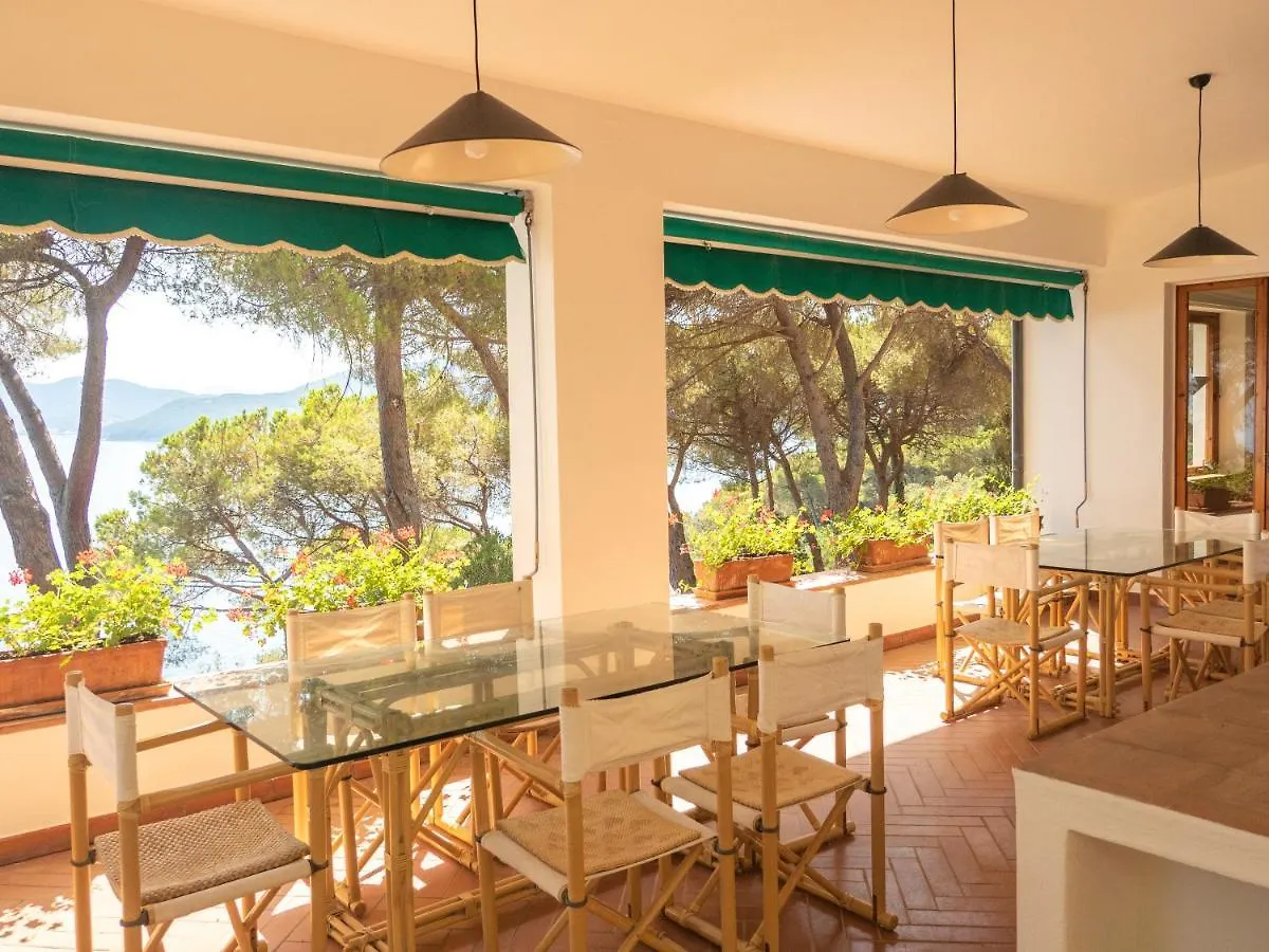 Villa Lo Schioppo Vista Mare 마르시아나마리나 0*,  이탈리아